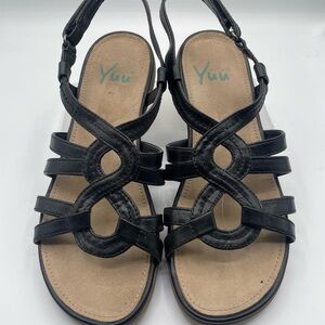 Yuu Moria Women's Black Strappy Sandals, open toe, Velcro closure, size 7.5